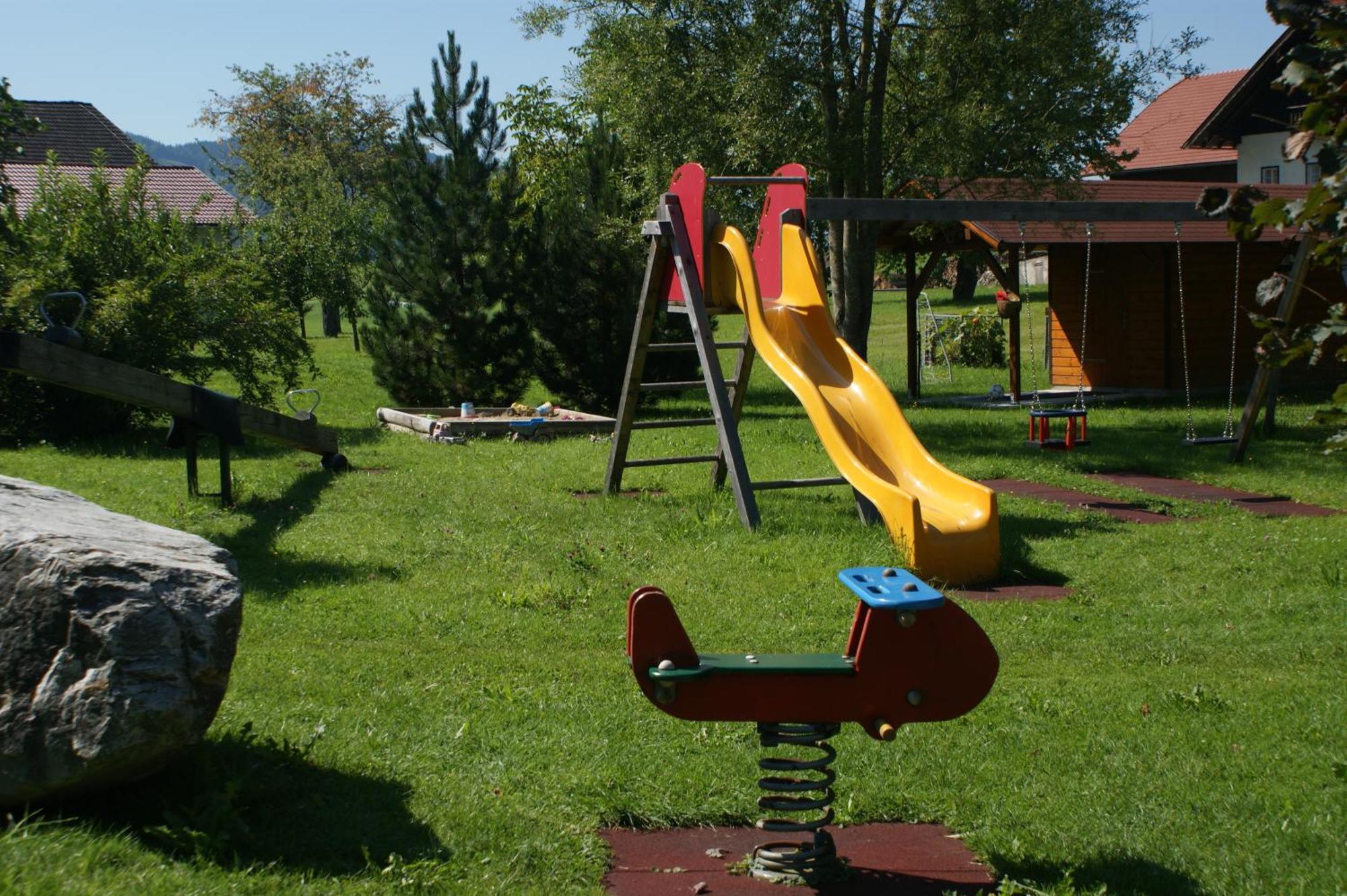 Gasthof Neuwirt Ойгендорф Екстериор снимка