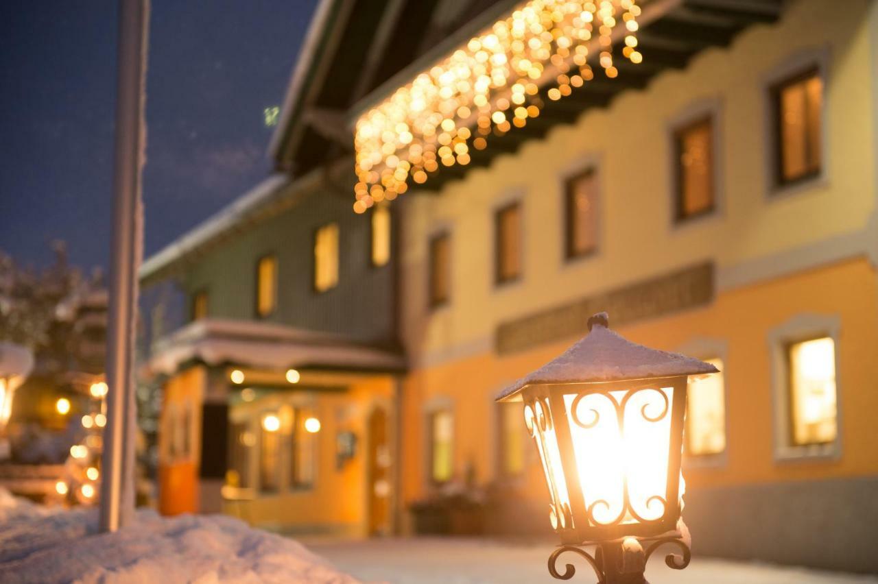 Gasthof Neuwirt Ойгендорф Екстериор снимка